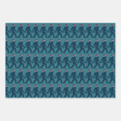 Spaß & Whimsical Bigfoot Santa in blau, grün, rot Geschenkpapier Set (Vorderseite 3)