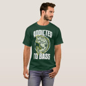 Spaß zum T-Shirt "Bass Funny Angling" (Vorne ganz)