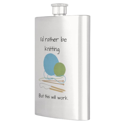 Spaßflasche des Strickers Flachmann (Links)