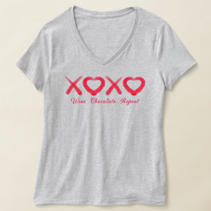 Spaßige rote abgenutzte XOXO Liebesküsse Wein Scho T-Shirt