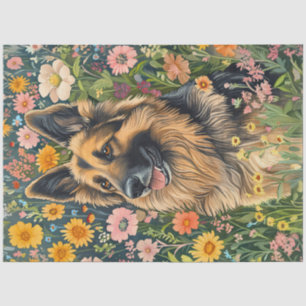 Spaßiger Deutscher Schäferhund in einem Blumengart Seidenpapier