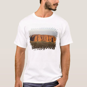 Spätnachmittagslicht auf Uluru / Ayers Rock, T-Shirt