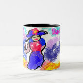 Spazieren Sie am Strand im Sommer Zweifarbige Tasse (Mittel)