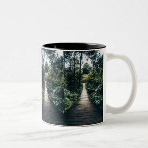 Spaziergang durch den Wald Zweifarbige Tasse