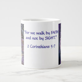 Spaziergang in der Dunkelheit mit FAITH 2 Korinthi Jumbo-Tasse