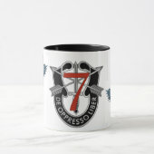 Speacial zwingt Mediziner-Schwarzes 11 Tasse (Zentrum)