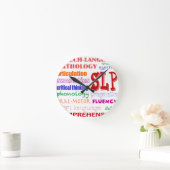 Speech Language Pathologist Colorful Fun Font Runde Wanduhr (Zuhause)