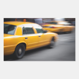 Speedgelbe NY City Taxi mit Bewegungsunschärfe Rechteckiger Aufkleber