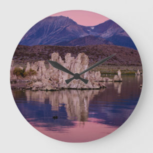 Spektakulärer Mono Lake im Schatten Große Wanduhr