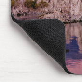 Spektakulärer Mono-See im Schatten Mousepad (Ecke)