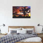 Spektakulärer Sonnenaufgang auf Joshua Tree Nation Leinwanddruck (Insitu (Schlafzimmer))