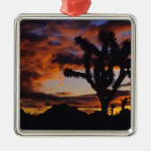 Spektakulärer Sonnenaufgang auf Joshua Tree Nation Silbernes Ornament (Vorne)