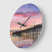 Spektakulärer Sonnenuntergang am Newport Beach Große Wanduhr (Winkel)