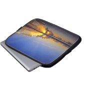 Spektakulärer Sonnenuntergang über dem kleinen Flu Laptopschutzhülle (Vorne Knopf)