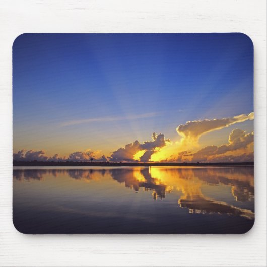 Spektakulärer Sonnenuntergang über dem kleinen Flu Mousepad (Vorne)