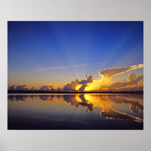 Spektakulärer Sonnenuntergang über dem Little Mudd Poster (Vorne)