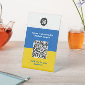Spenden an die Ukraine | Firmenlogo, Text, Qr-Code Sockelschild (In SItu)