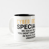 Spezialist für Cybersicherheit Zweifarbige Tasse (Vorderseite Links)