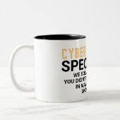 Spezialist für Cybersicherheit Zweifarbige Tasse (Links)