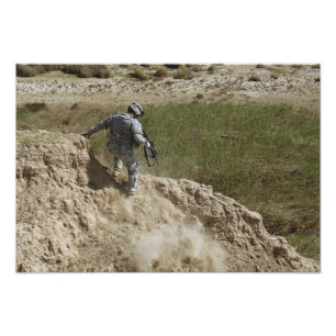 Spezialist klettert unten fotodruck