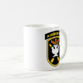 Spezielle Kriegsführungs-Mitte u. Schule 3 John F. Kaffeetasse (VorderseiteRechts)