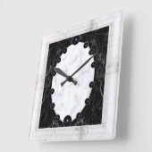 Sphere Graphics aus weißem und schwarzem Marmor Quadratische Wanduhr (Winkel)
