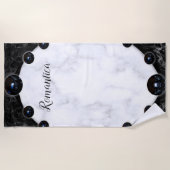 Sphere Graphics aus weißem und schwarzem Marmor Strandtuch (Vorderseite)