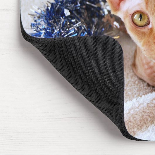 Sphinx Cat mit Blue Tinsel Mousepad (Ecke)