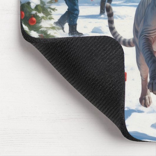 Sphynx Cat läuft im Schnee mit Weihnachtsmütze Mousepad (Ecke)