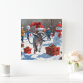 Sphynx Cat läuft im Schnee mit Weihnachtsmütze Quadratische Wanduhr (Zuhause)