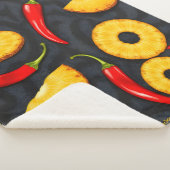 Spicy Slice - Pineapple Empire Design Sherpadecke (3/4)