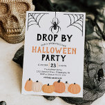 Spider Drop by Funny Halloween Party Einladung<br><div class="desc">Dieses wunderschöne Halloween-Party lädt alle bekannten Ghouls zum Event der Saison ein! Editieren Sie den Text einfach mit Ihren Party-Informationen. Sehen Sie sich die gesamte Niedliche Spooky Halloween-Party Kollektion an,  um mehr passende Artikel zu finden!</div>