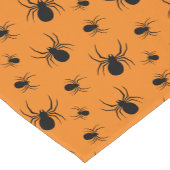 Spiders Halloween-Party Schwarz und Orange Kurzer Tischläufer (Ecke)