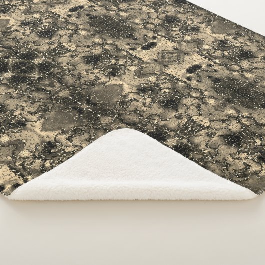 Spiegel mit samtigem Aussehen, klassisch beige Ein Sherpadecke (3/4)