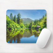 Spiegelbild des Waldes: Lake Fulmor Mousepad (Mit Mouse)