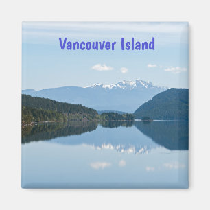Spiegelung in einem See - Vancouver Island, Kanada Magnet