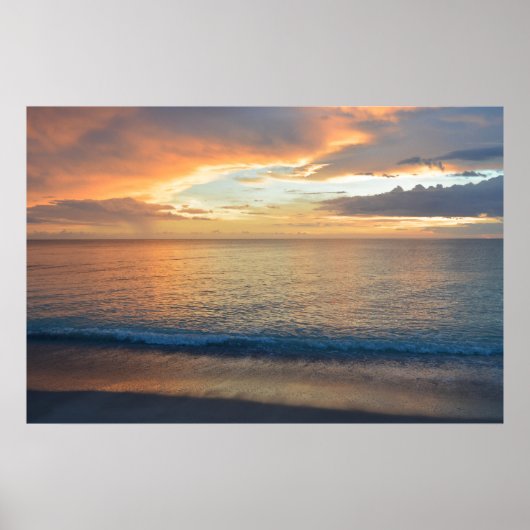 Spiegelungen bei Sonnenuntergang im Wasser Poster (Vorne)