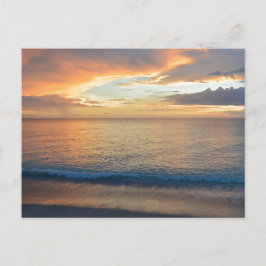 Spiegelungen bei Sonnenuntergang im Wasser Postkarte