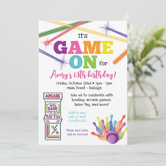 Spiel auf Arcade Bowling Party Einladung (Stehend Vorderseite)