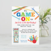 Spiel auf Arcade Bowling Party Einladung (Stehend Vorderseite)