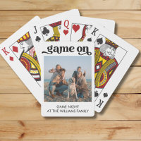 Spiel auf Foto der Familie spielen Karten