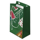 Spiel des Blackjacks mit Chips von Chariklia Zarri Kleine Geschenktüte (Vorderseite Schrägansicht)