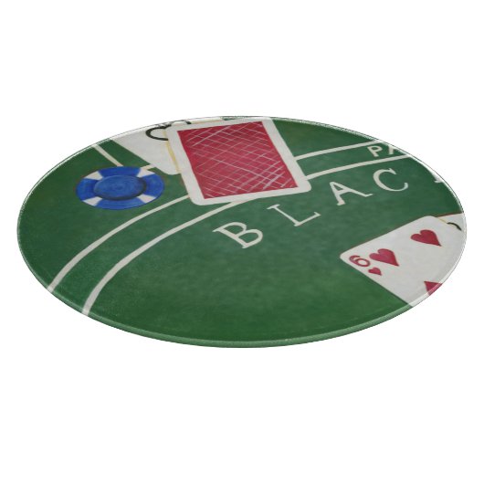 Spiel des Blackjacks mit Chips von Chariklia Zarri Schneidebrett (Ecke)