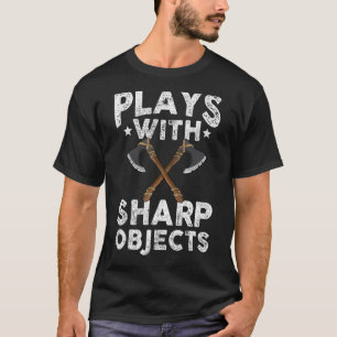 Spiel mit scharfen Gegenständen Schlüpfen axt thro T-Shirt