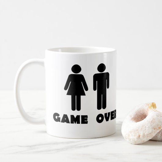 Spiel über kaffeetasse (Mit Donut)