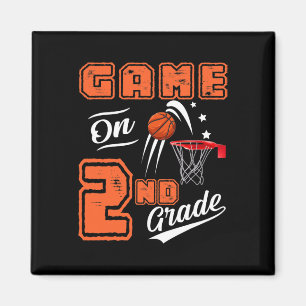 Spiele auf der zweiten Klasse Basketball erster Ta Magnet
