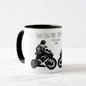 Spielen Sie gemeinsam... Personalisiert Motorrad Tasse (Vorderseite Links)
