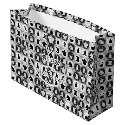 Spielen Sie Schach und machen Sie weiter Große Geschenktüte (Rückseite Schrägansicht)