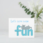 Spielende Katze auf dem Wort Spaß, Postkarten (Stehend Vorderseite)