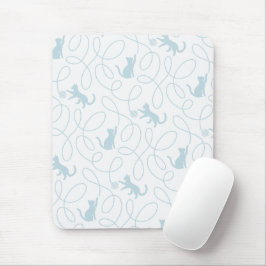 Spielende Katze und Wollknäuel Muster Hellblau Mousepad